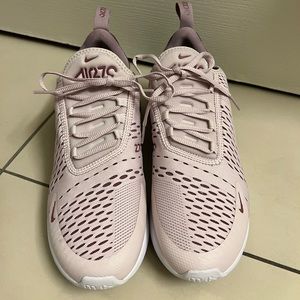 WMNS AIR MAX 270 'BARELY ROSE'-9